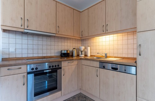 St. Peter-Ording Apartment | High-quality 3-room ground floor apartment directly on the dike with terrace for 4 pers.