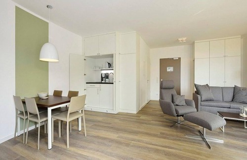 Wangerooge Apartment | High-quality apartment on the North Sea beach with sunny south-facing balconies and beach chair