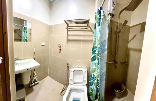 Legazpi Village Apartment | High Rise Condo with Balcony, Pool, Grand Lobby,Gym and Sky Garden 22F