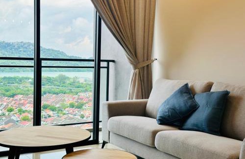 Kampung Sungai Nibong Apartment | High Rise Haven 3BR Rooftop Pool Stylish Comfort 9pax