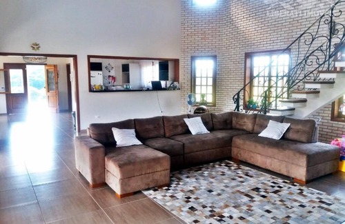 Boituva House | High standard rustic house in gated community