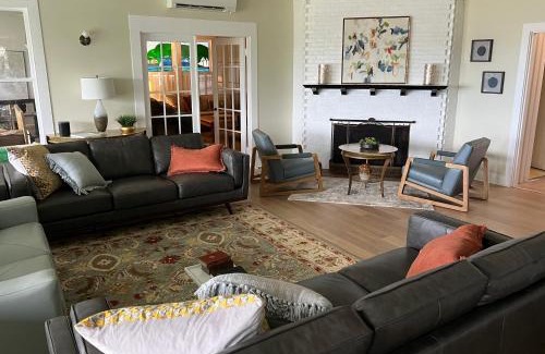 Camden Hotel | High Tide Inn on the Ocean, Motel and Cottages