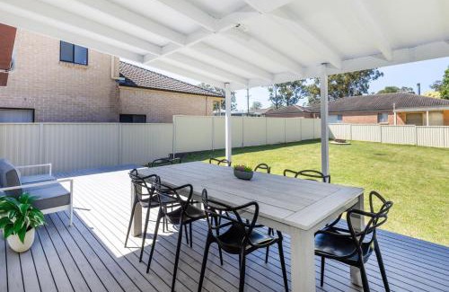 Sanctuary Point House | High Tide - Pet Friendly with Fire Pit