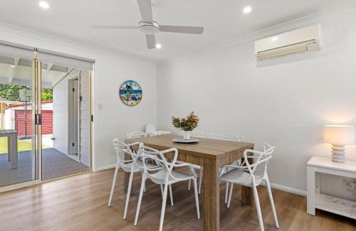 Sanctuary Point House | High Tide - Pet Friendly with Fire Pit