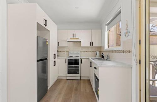 Sanctuary Point House | High Tide - Pet Friendly with Fire Pit