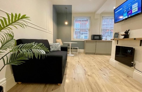 Luton Apartment | High Town Apartments | Just steps from Luton train station