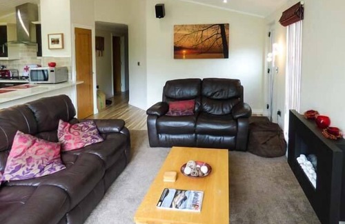 Troutbeck Bridge Cottage | HIGH VIEW LODGE, family friendly, with pool in White Cross Bay