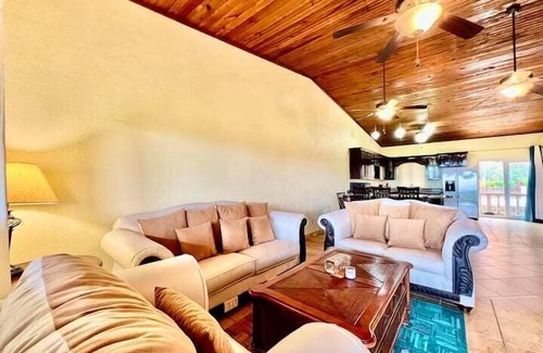 West End Apartment | High Views @ West End, Roatan