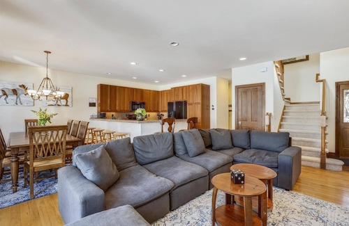 The Highlands House | Highland Greens 71: Townhome In Breckenridge, Private Hot Tub with Great View.
