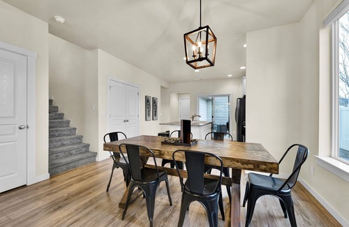 Meridian House | Highland Haven Near Settler's Park!