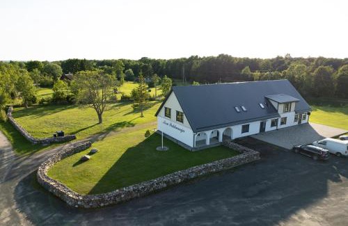 Rahtla Hotel | Hiiumaa Sõru Puhkemaja