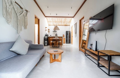 Kutuh Kaja Villa | Hijau Villa by EVDEkimi - Charming 2BR escape with Pool, Outdoor Lounge, Lush Garden