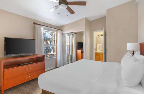 Pinetop Resort | Hike Nearby Trails, 2 Serene Units, Enjoy Fishing at Show Low Lake, Golf, Biking!