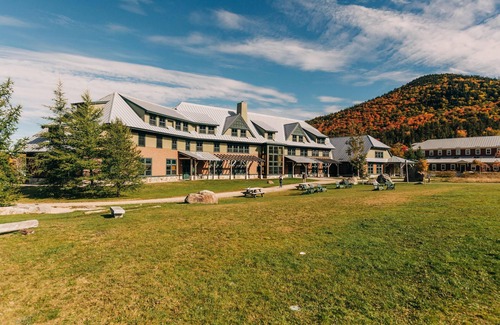 Bretton Woods Condo | Hike the Whites! Free Breakfast, Shared Bath, Hike/Ski trail Access