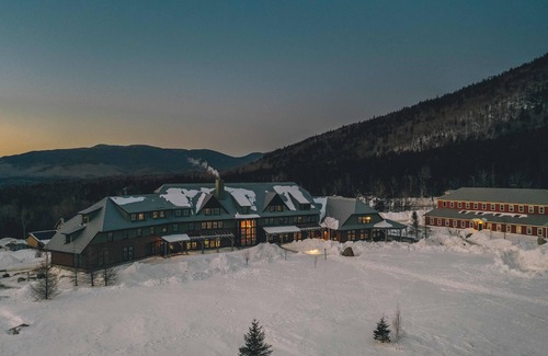 Bretton Woods Condo | Hike the Whites! Free Breakfast, Shared Bath, Hike/Ski trail Access