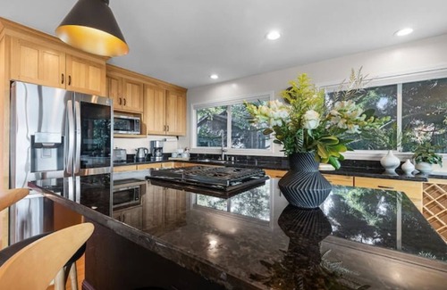 Oakland House | Hiking, Biking & Bay Area Views!