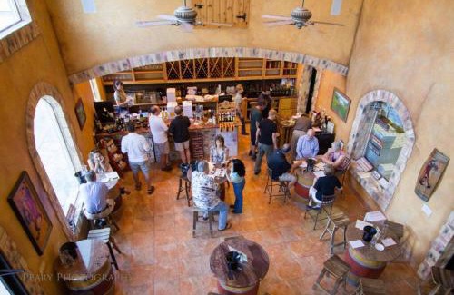 Oatmeal Apartment | HILL COUNTRY HOME 15 ACRES,BILLIARD,FIREPIT,POOL,WINERY, Next to Flat Creek Winery