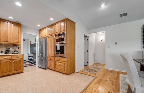 Fredericksburg House | Hill Country Retreat Near Luckenbach & 290 Wine Trail
