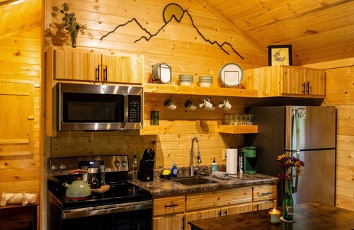 Campton Cabin | Hill Haven RRG/Small & Secluded Cabin/Hot Tub