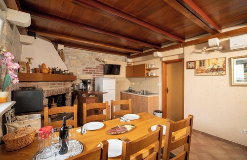 Kastel Kambelovac House | Hill Pool House, Kaštel Kambelovac Retreat