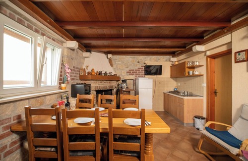 Kastel Kambelovac House | Hill Pool House, Kaštel Kambelovac Retreat