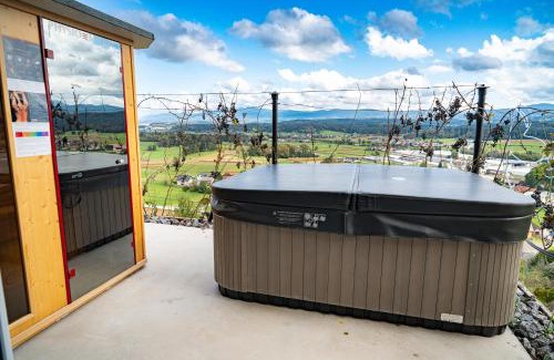 Novo Mesto House | Hill Stars House