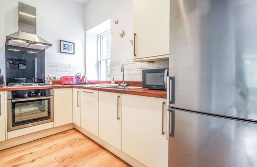 Blythburgh Cottage | HILLCREST, BLYTHBURGH, family friendly, with pool in Southwold
