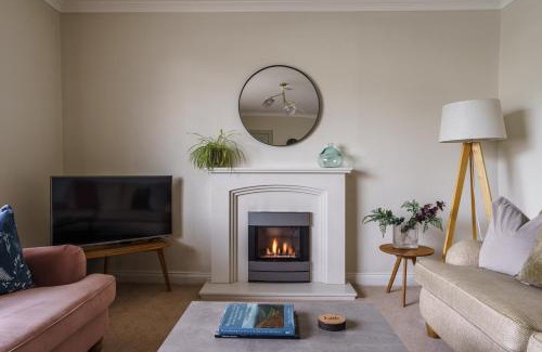 Bowness-on-Windermere Apartment | Hillcrest - Central 2 Bed Flat with Parking