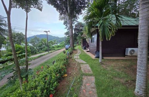 Laem Klat Hotel | Hillhouse resort