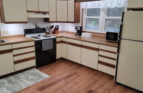 Hillsboro House | Hillsboro Driftless Guesthouse is cozy and ready for you!
