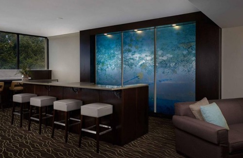 Newport House | Hillside 2 Queens Unit, Pool, Ocean View, Minutes To Oregon Coast Aquarium!