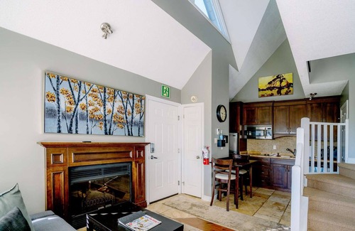Craigleith Condo | Hillside BLUE MTN Family Loft @ North Creek Resort
