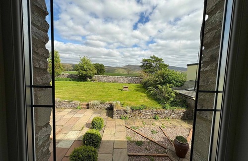 Kirkby Stephen House | Hillside Farm - by Estatesmen