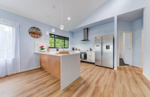Airlie Beach House | Hillside Haven - Airlie Beach