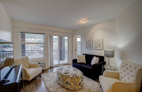 North Glenmore Apartment | Hillside view at the Verve - Pet Friendly