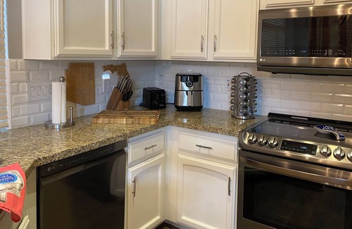 Red Mountain Ranch House | Hilltop Gated Desert Getaway, minutes from the Tonto Forest. Pet Friendly!
