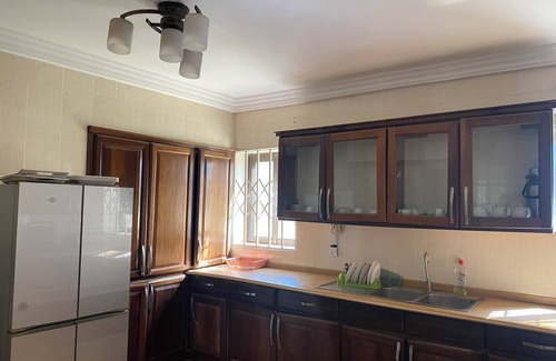Mallam House | Hilltop Grandeur: 8-Bedroom With Stunning Views of Accra and Pambros Waters