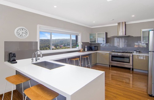Umina Beach House | Hilltop Haven Umina Beach