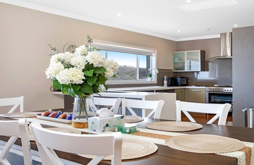 Umina Beach House | Hilltop Haven Umina Beach