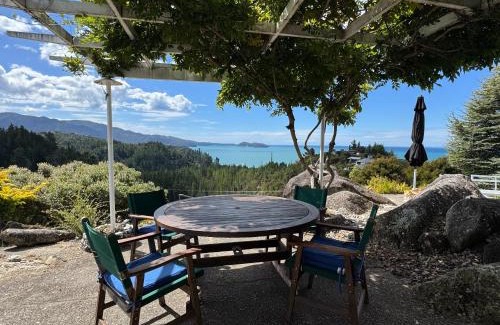 Ngaio Bay House | Hilltop Heaven - Kaiteriteri Holiday Home