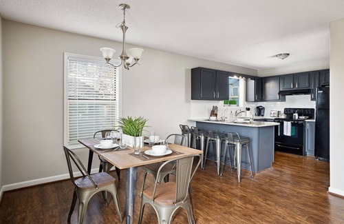 Five Points South Condo | Hilltop Hideaway B - Parking/2 Baths/4 Queen Beds