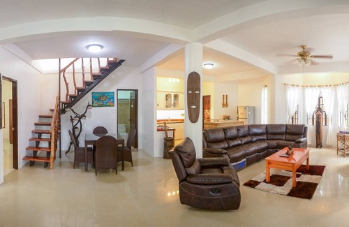 San Pedro Villa | Hilltop Pool and VIlla
