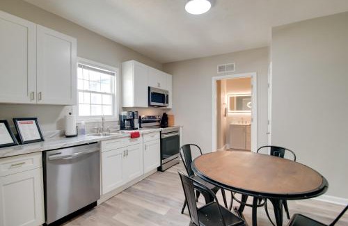 Bowling Green House | Hilltopper Convenience Modern Duplex Near WKU