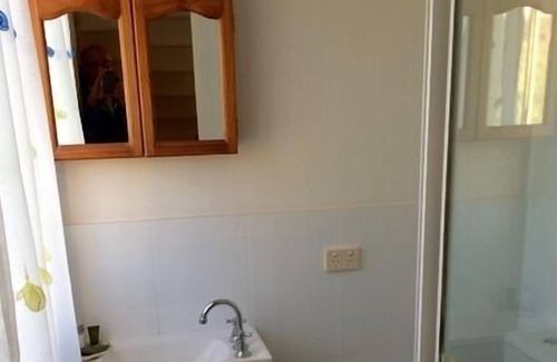 Maleny Cottage | Hillview Cottage - relax with the view