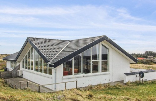Grønhøj House | "Hilmer" - 180m from the sea by Interhome