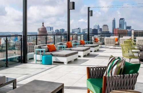 Capitol District Hotel | Hilton Garden Inn Austin University Capitol District
