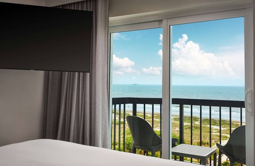 Cocoa Beach Hotel | Hilton Garden Inn Cocoa Beach Oceanfront
