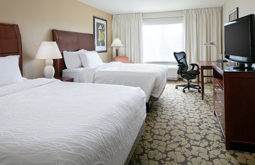 West Omaha Hotel | Hilton Garden Inn Omaha West