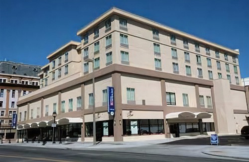 Brownstown Hotel | Hilton Garden Inn Yakima Downtown