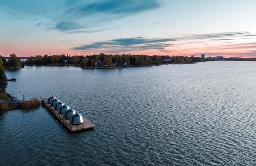 Lantinen District Hotel | Hilton Helsinki Kalastajatorppa